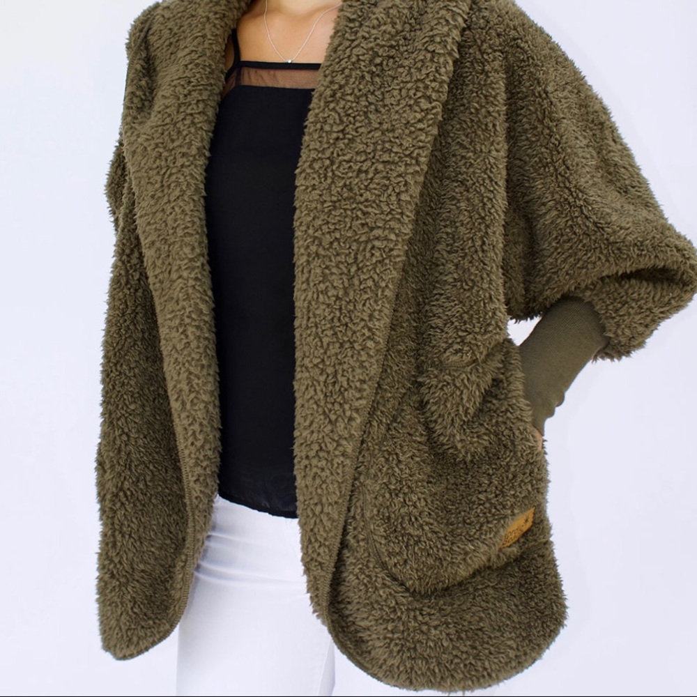 Nordic Beach Body Wrap in Olive U